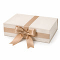 Scatola regalo 30 x 22 x 10 cm in cartone beige con nastro dorato - contenitore decorativo con chiusura a coperchio